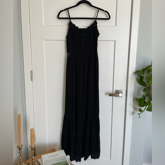 🖤 Lace Crochet Maxi Dress with buttons - Picture 2 of 5